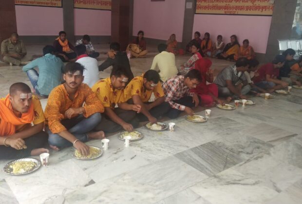 महावीर मन्दिर, पटना द्वारा संचालित राम रसोई ( अयोध्या ) में 28 जुलाई को भक्तों ने निःशुल्क भोजन ग्रहण किया