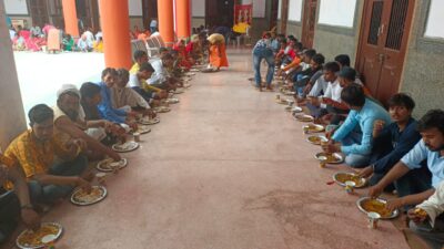 On-August-9-devotees-took-free-food-at-Ayodhya-Ram-Rasoi-2